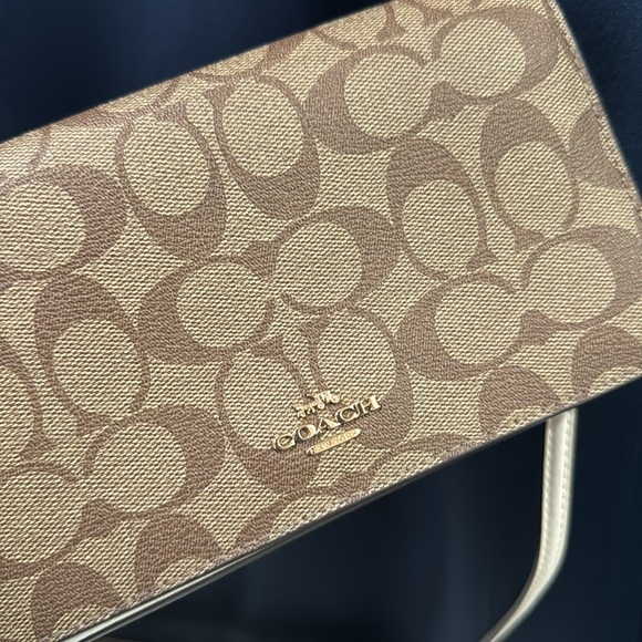 🤍🤎Coach Anna Foldover Clutch Crossbody In Signature Canvas - Picture 9 of 16